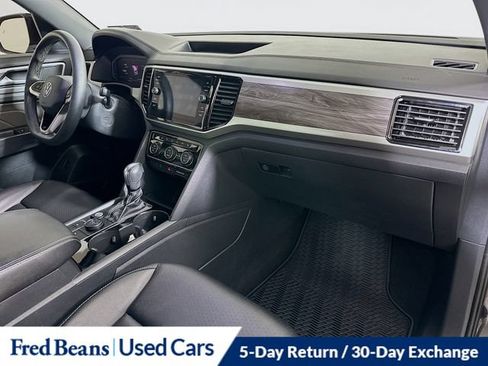 Used 2023 Volkswagen Atlas Cross Sport SE AWD/4WD image 35