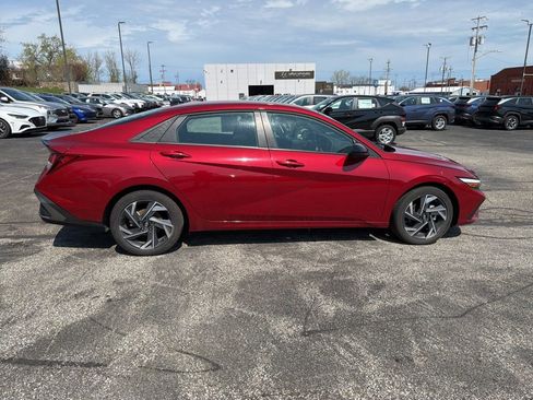 Certified 2025 Hyundai Elantra Sport FWD image 8