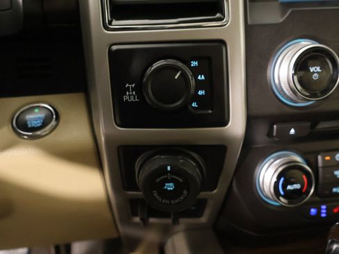Used 2018 Ford F150 Lariat w/ Equipment Group 502A Luxury AWD/4WD image 9