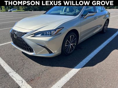 New 2025 Lexus ES 350 w/ Premium Package