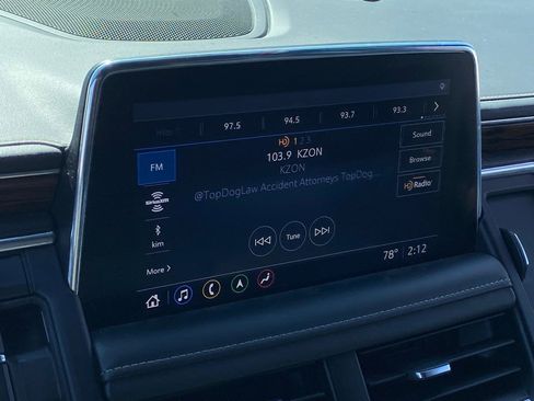 Used 2021 Chevrolet Tahoe Premier w/ Premium Package image 9