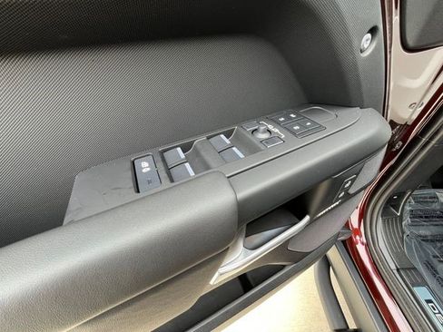 New 2026 Land Rover Defender 130 X-Dynamic SE AWD/4WD image 12