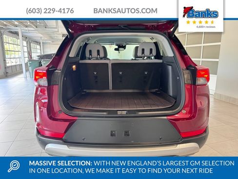 Used 2025 Chevrolet TrailBlazer LT w/ Convenience Package AWD/4WD image 8
