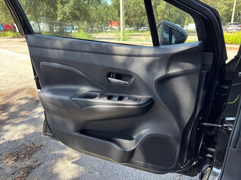 Used 2025 Nissan Versa SV FWD image 18