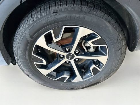 Used 2024 Kia Sportage EX AWD/4WD image 10