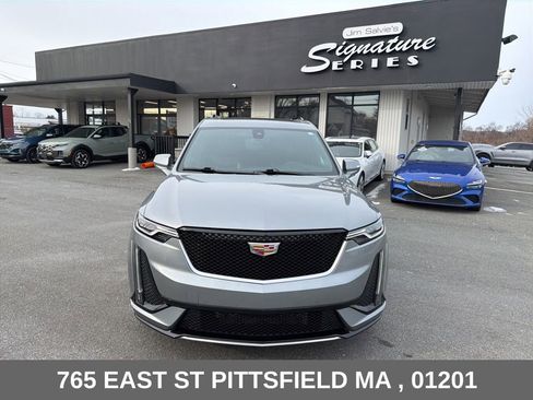 Used 2024 Cadillac XT6 Sport w/ Technology Package AWD/4WD image 2