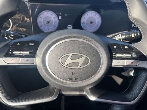 Used 2025 Hyundai Elantra SEL image 25