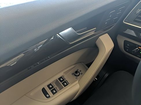 Used 2018 Audi Q5 2.0T Premium Plus w/ Premium Plus Package image 30