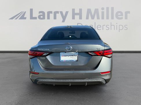 Used 2020 Nissan Sentra SV image 4