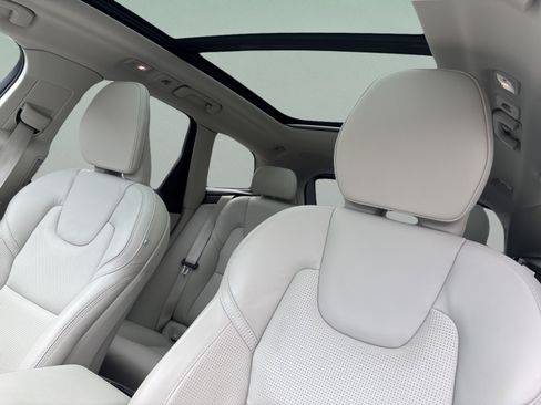 Used 2026 Volvo XC60 B5 Ultra w/ Protection Package Premier AWD/4WD image 17