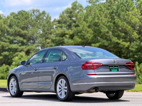Used 2019 Volkswagen Passat 2.0T Wolfsburg FWD image 8