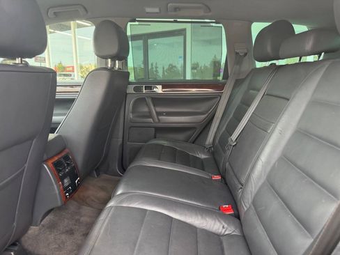 Used 2004 Volkswagen Touareg V8 AWD/4WD image 24