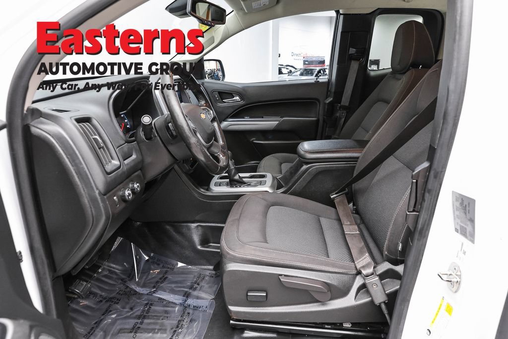 Used 2022 Chevrolet Colorado LT w/ Fleet Safety Package AWD/4WD image 16