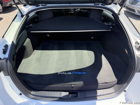 Used 2022 Toyota Prius Prime LE FWD image 18