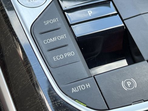 Used 2023 BMW 330i xDrive Sedan w/ Premium Package image 31