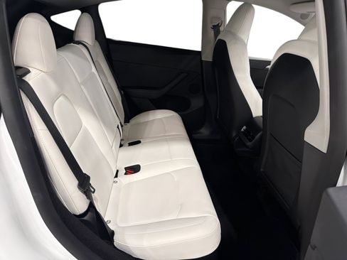 Certified 2023 Tesla Model Y Long Range AWD/4WD image 11