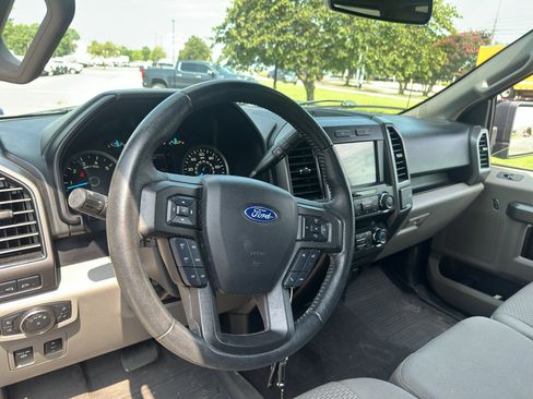 Used 2020 Ford F150 XLT w/ Equipment Group 302A Luxury AWD/4WD image 19
