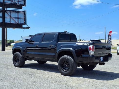 Used 2020 Toyota Tacoma TRD Off-Road w/ TRD Premium Off Road Package AWD/4WD image 21