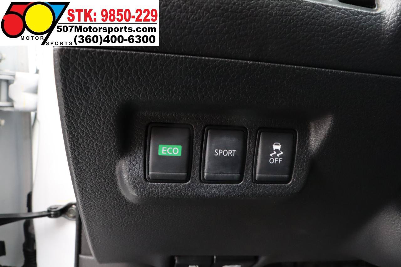 Used 2017 Nissan Sentra SR Turbo w/ SR Midnight Edition FWD image 13
