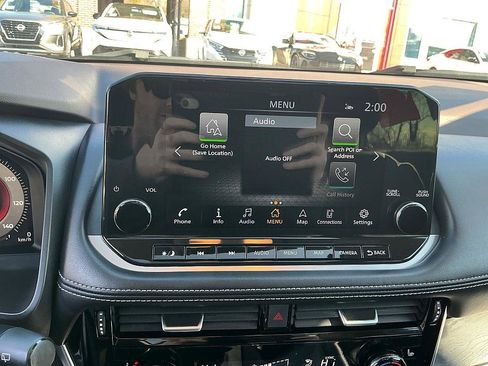 Used 2023 Nissan Rogue Platinum image 16