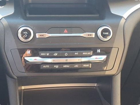 Used 2020 Ford Explorer XLT w/ Equipment Group 202A image 13