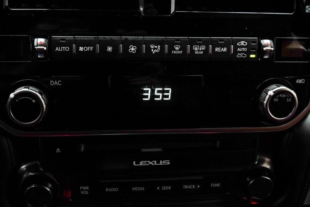 Used 2023 Lexus GX 460 Premium w/ Premium Package AWD/4WD image 30