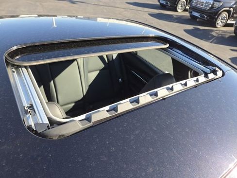 Used 2025 MAZDA MAZDA3 s image 12