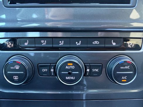 Used 2016 Volkswagen e-Golf SE image 11