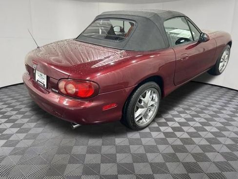 Used 2003 MAZDA MX-5 Miata image 3
