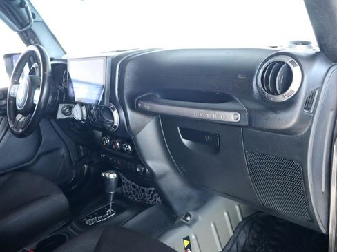Used 2017 Jeep Wrangler Unlimited Sport w/ Quick Order Package 24S AWD/4WD image 38