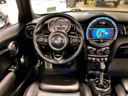 Used 2019 MINI Cooper S image 17
