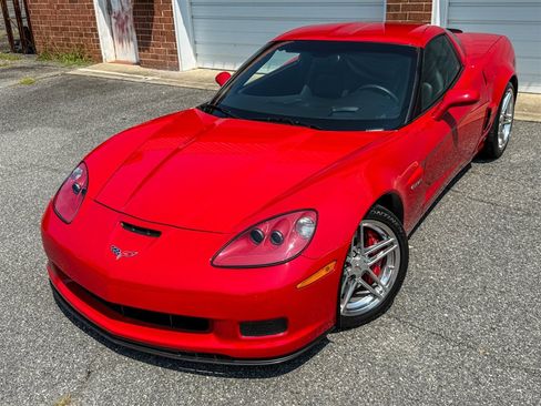 Used 2008 Chevrolet Corvette Z06 w/ Preferred Equipment Group RWD image 6