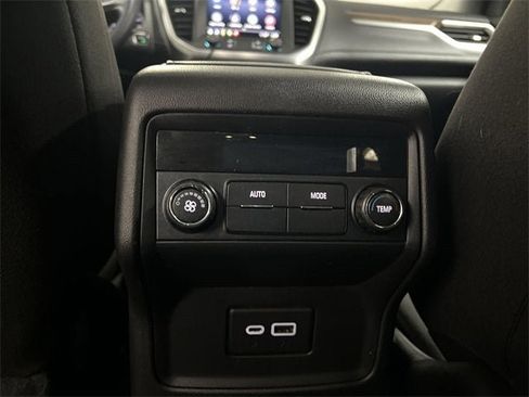 Certified 2020 GMC Acadia SLE w/ LPO, Floor Liner Package image 20