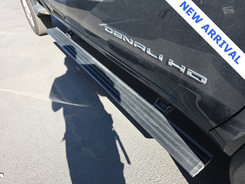 Used 2023 GMC Sierra 2500 Denali w/ Denali Ultimate Package image 2