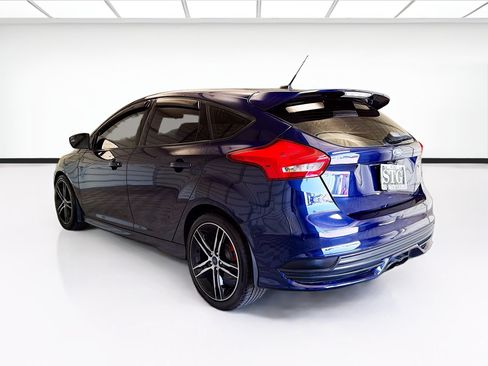 Used 2017 Ford Focus ST FWD image 6