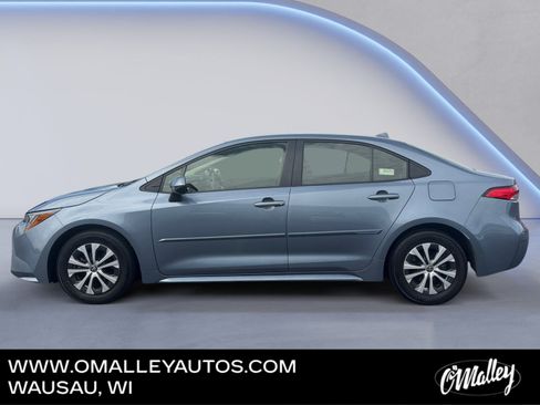 Used 2022 Toyota Corolla LE FWD image 2
