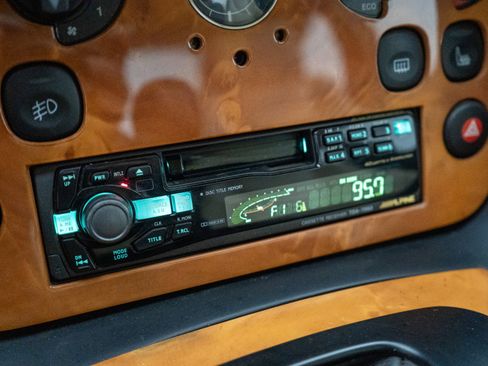 Used 2001 Aston Martin DB7 Vantage image 17