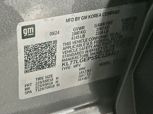 Used 2025 Chevrolet Trax RS w/ Sunroof Package FWD image 31