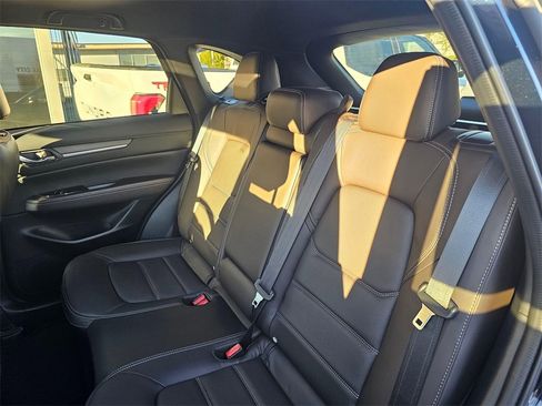 Used 2024 MAZDA CX-5 Signature image 16