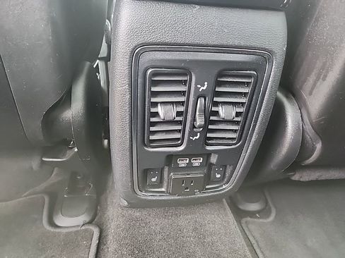 Used 2015 Jeep Grand Cherokee High Altitude AWD/4WD image 34