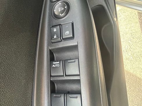 Used 2015 Honda Fit EX image 12