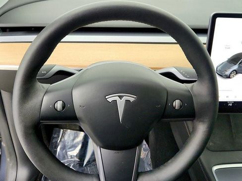 Used 2021 Tesla Model Y Long Range image 13