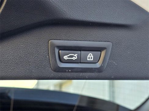Used 2022 BMW X5 sDrive40i w/ Premium Package image 13