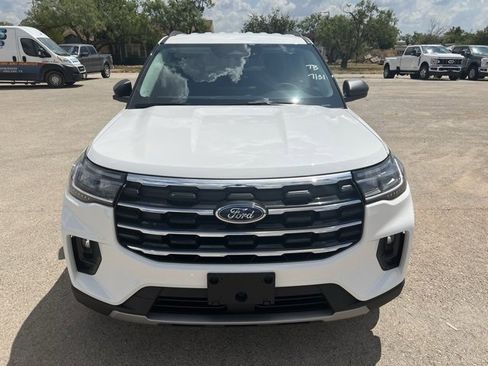 New 2025 Ford Explorer Active w/ Active Comfort Package image 2