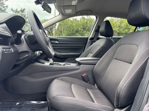 Used 2025 Nissan Altima 2.5 SV FWD image 27