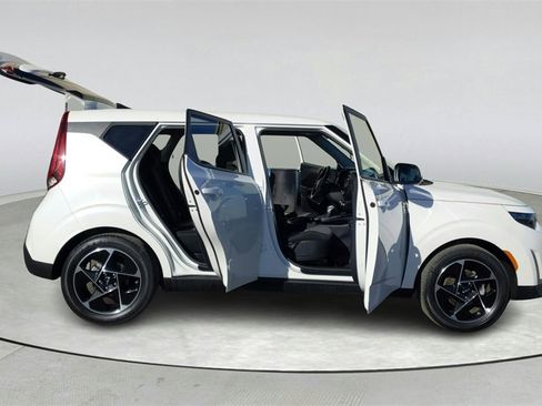 Used 2023 Kia Soul EX image 14