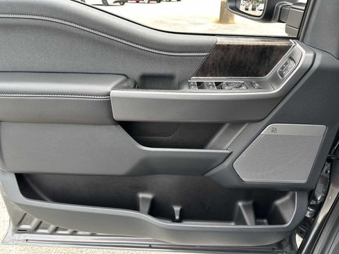 Used 2025 Ford F350 Lariat image 24