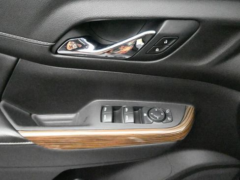 Used 2021 GMC Acadia SLE w/ LPO, Floor Liner Package AWD/4WD image 11