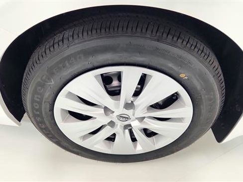 Used 2025 Nissan Sentra S FWD image 28