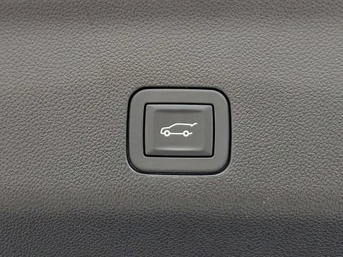 Used 2025 GMC Yukon Denali AWD/4WD image 31